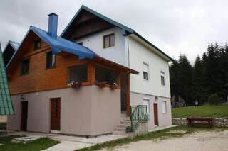 Дома для отпуска Holiday Home Vojinovic Жабляк Двухместный номер с 1 кроватью, вид на парк-2